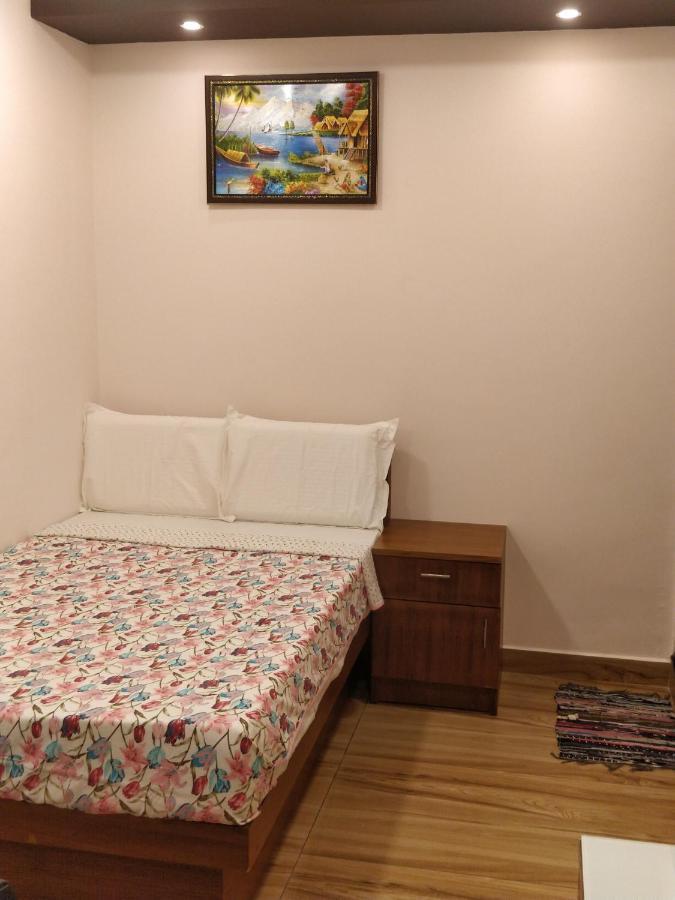 טריואנדרום Majestic Inn מראה חיצוני תמונה